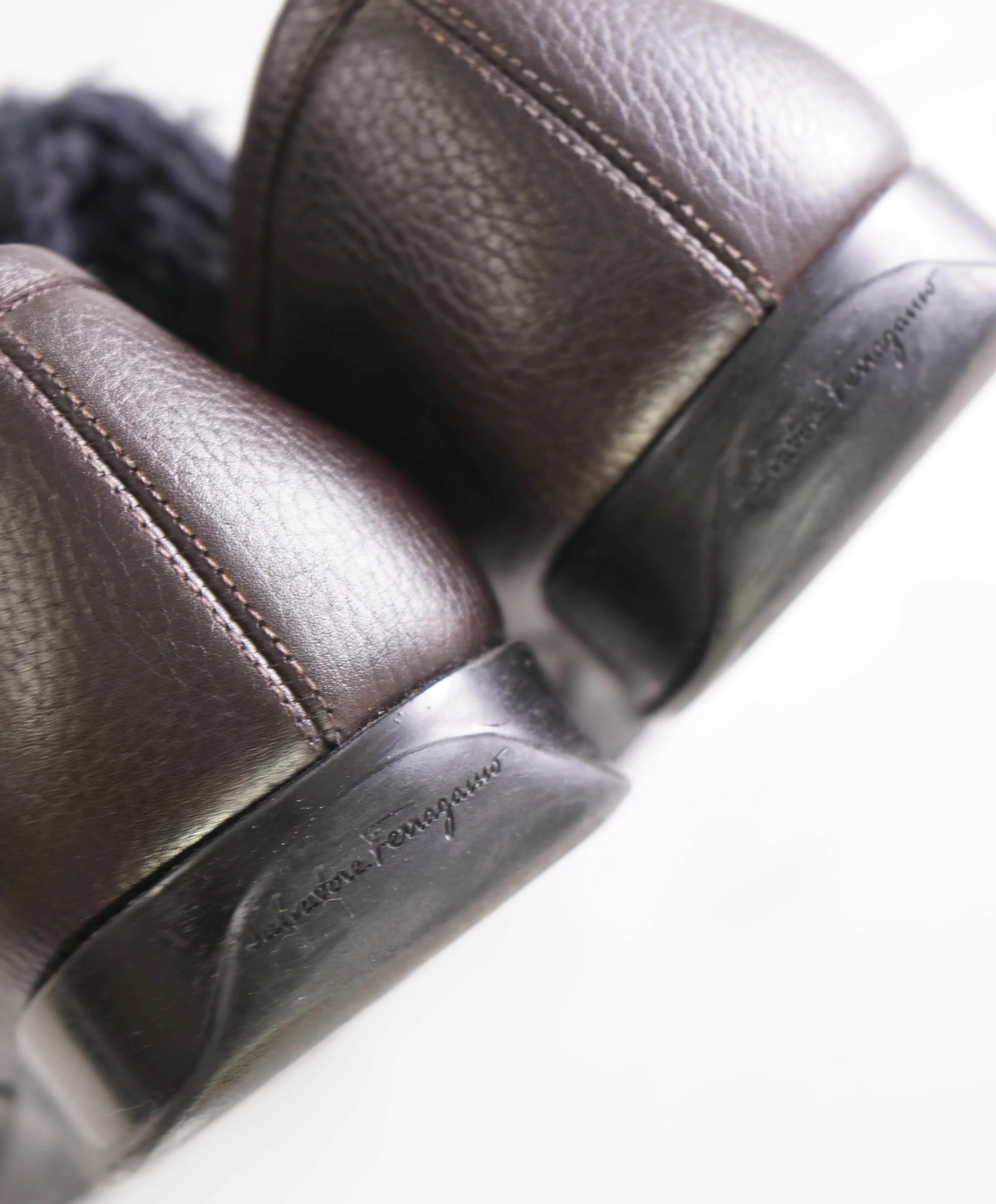 $750 SALVATORE FERRAGAMO - Brown Gancini Bit Loafer - 9 D US