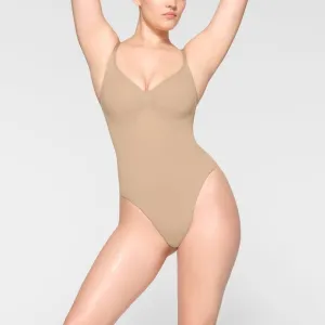 (B10) NEW SKIMS Shapewear seamless sculpt brief Bodysuit, Size Small, NWOT