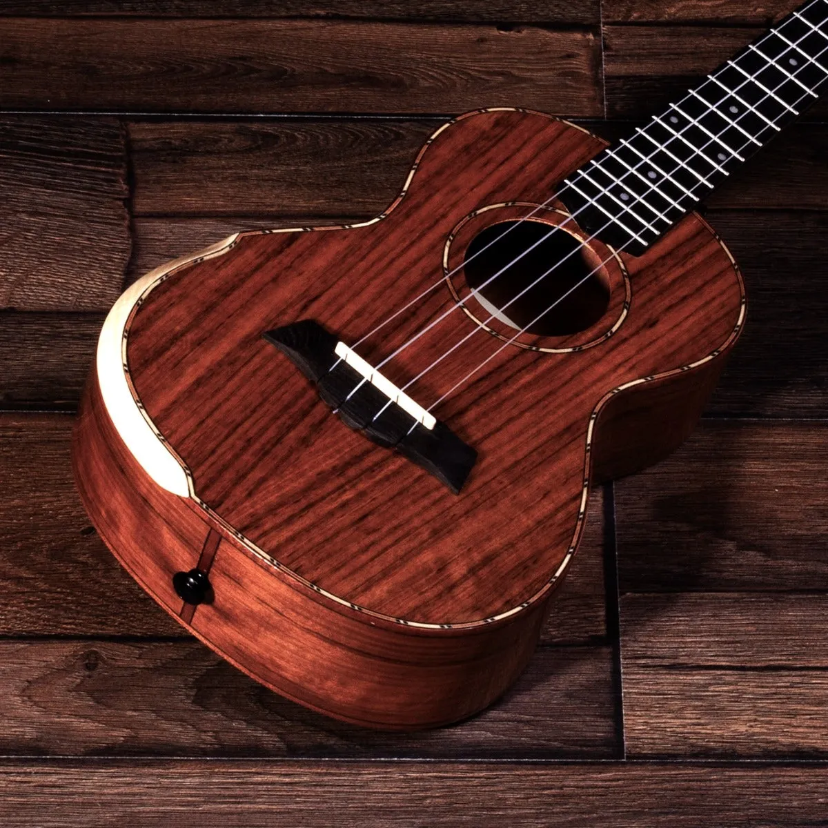 Barnes & Mullins London Tenor Ukulele - Walnut