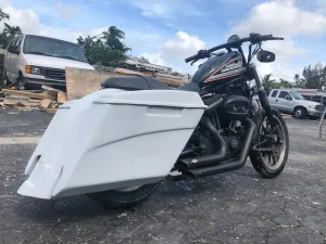 Harley Davidson Sportster 883 / Dyna / Sportster 5" Dual Cut Out Saddlebags Kit   6 x 9 Speaker Lids