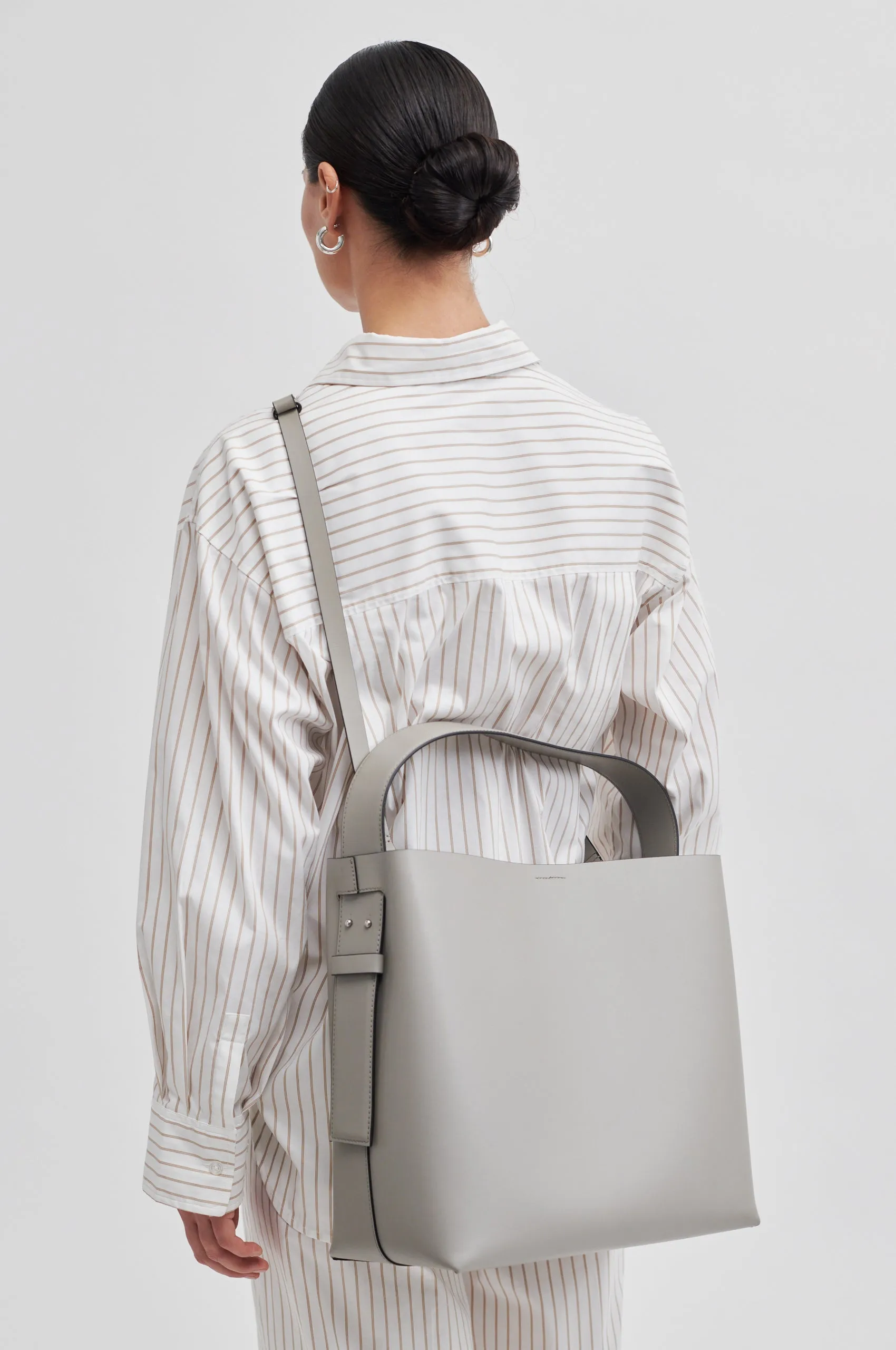 Leata Maxi Leather Bag