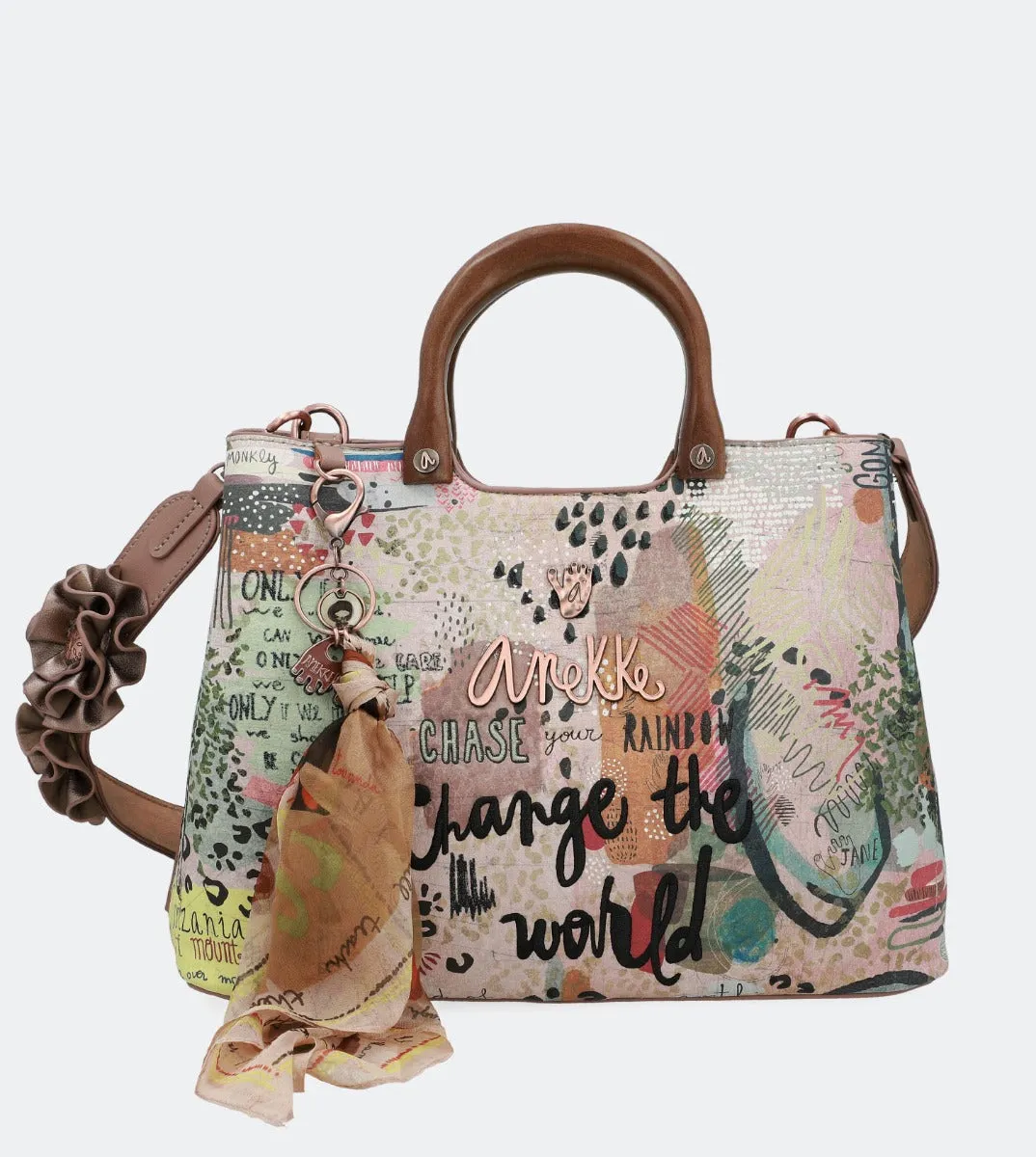 Nature handbag with wooden handles