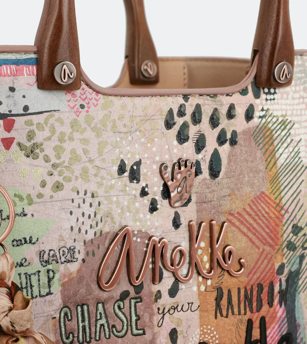 Nature handbag with wooden handles