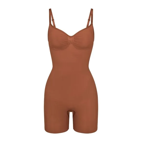 NWOT Skims Seamless Sculpt Mid Thigh Bodysuit in Bronze, Size XS