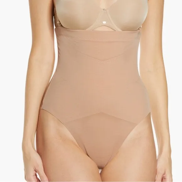 NWT HONEYLOVE Super Power Thong Shapewear