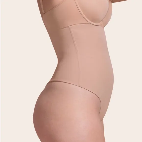 NWT HONEYLOVE Super Power Thong Shapewear