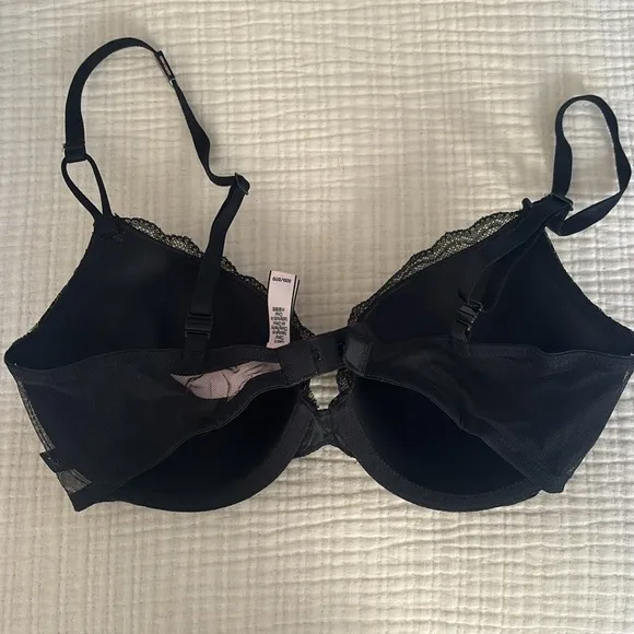 NWT Victoria’s Secret Lined Demi / Demi Double gold-patterned black bra