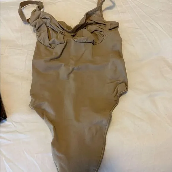 NWT Skims Seamless Sculpting Thong Bodysuit Clay 2X