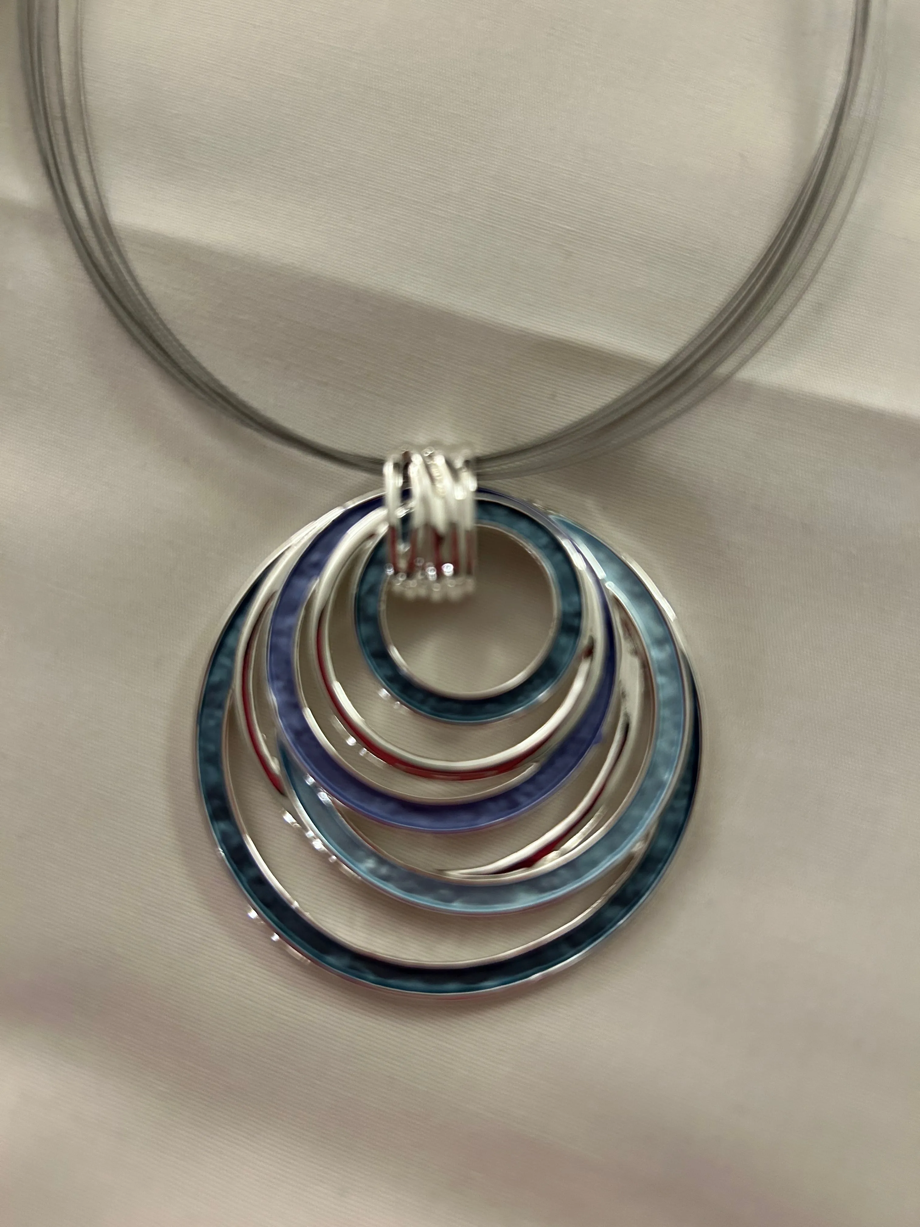 OJ - Silver Circles Pendant Necklace