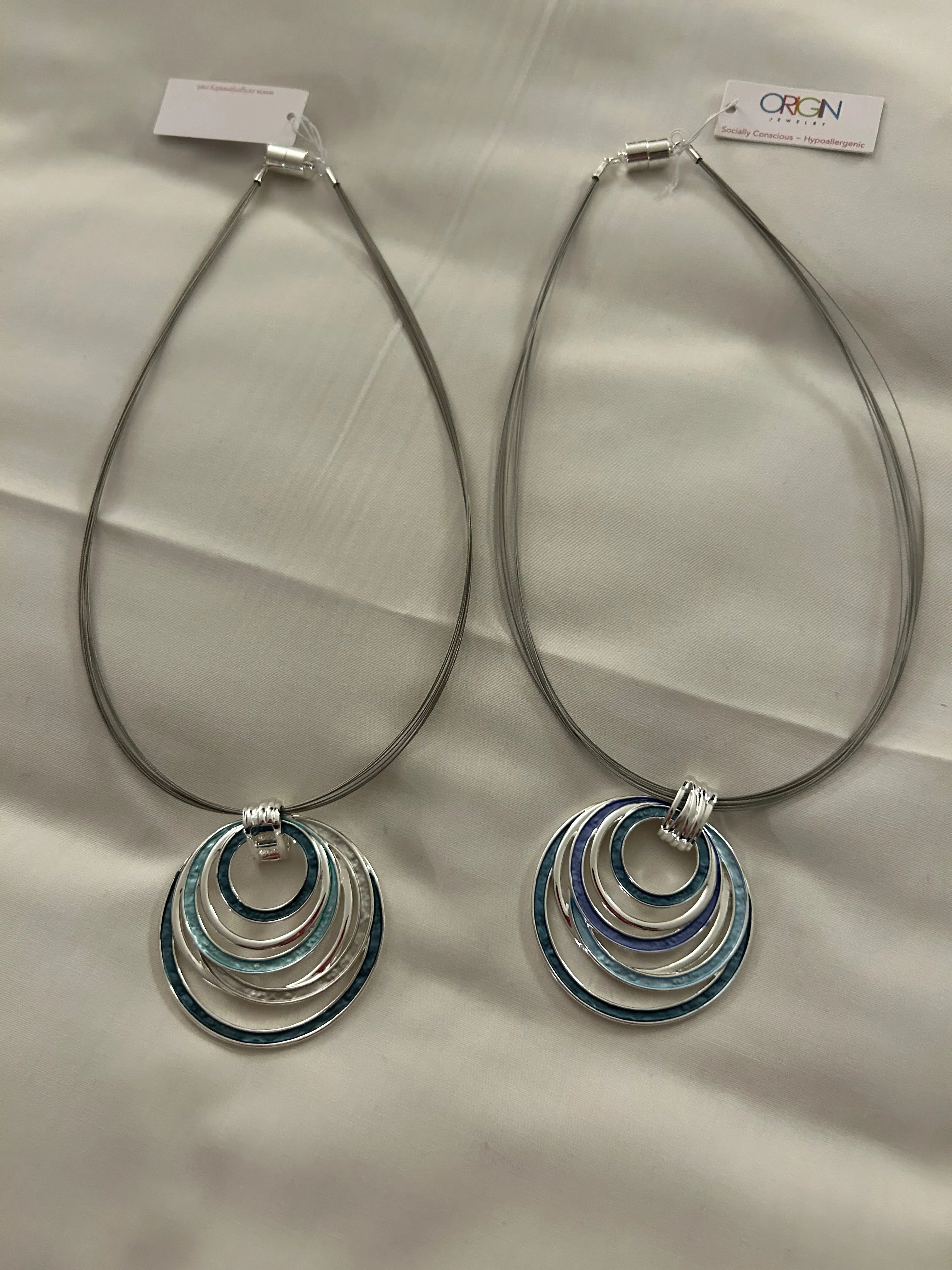 OJ - Silver Circles Pendant Necklace