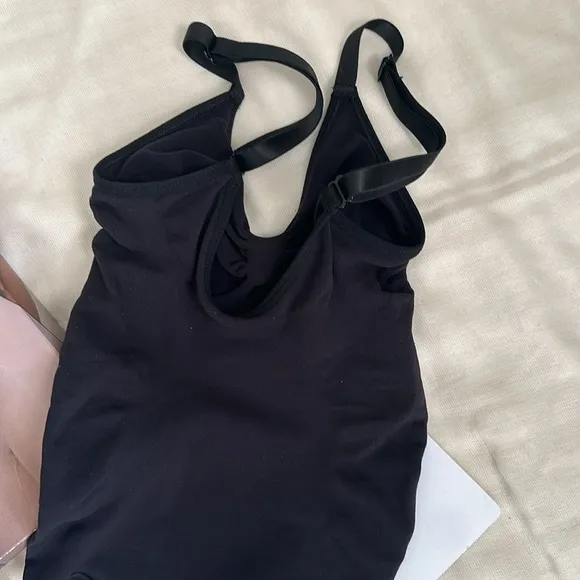skims sculpting thong bodysuit onyx black