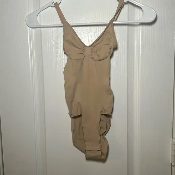 SKIMS seamless sculpt brief bodysuit size XS