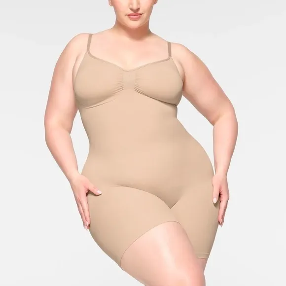 Skims Seamless Sculpt Mid Thigh Bodysuit Shapewear in Mica Size XL