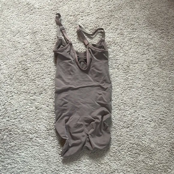 Skims XXS/XS Sculpting BODYSUIT Brief with Snaps Umber New in box