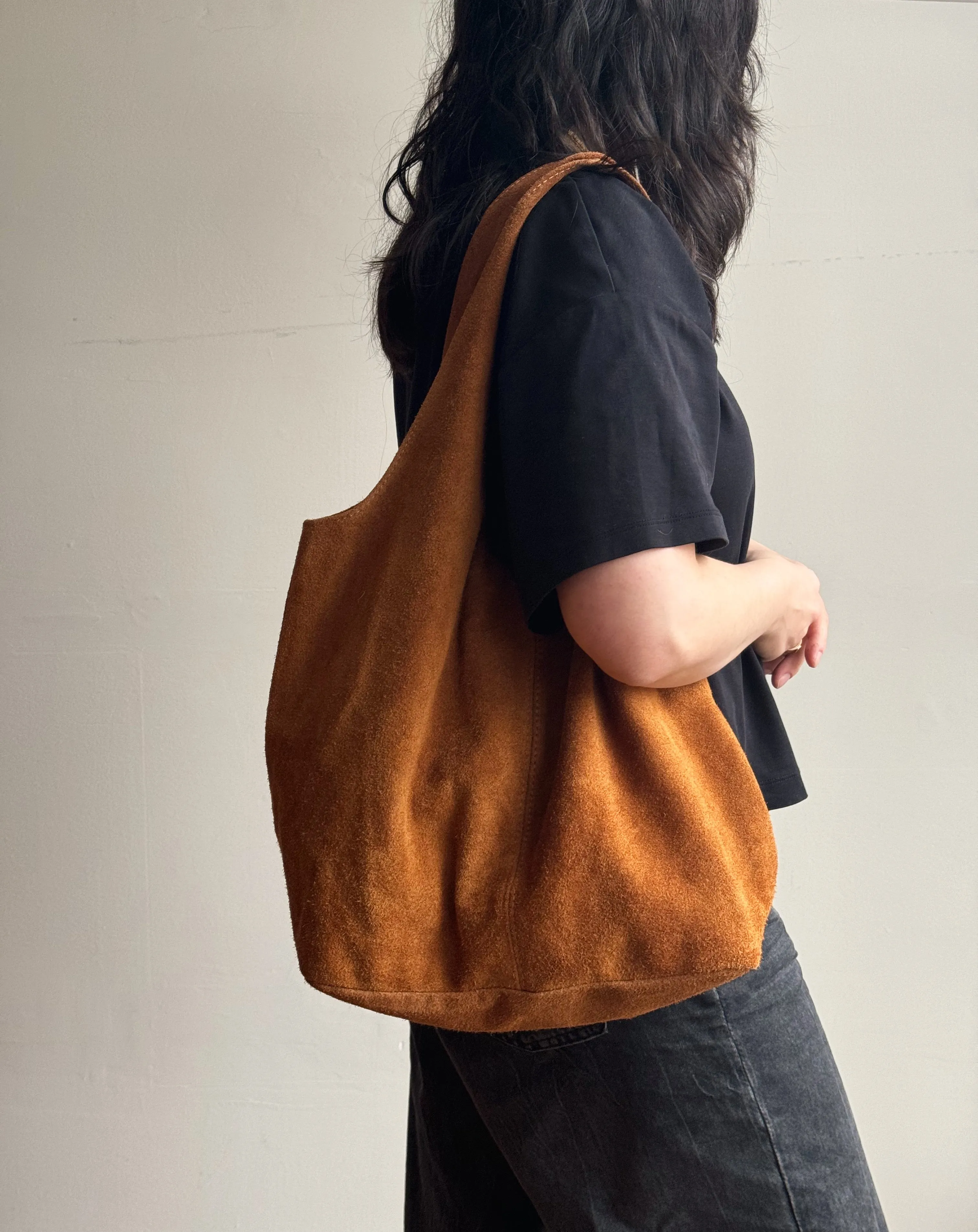 Suede Leather Shoulder Bag in Chestnut