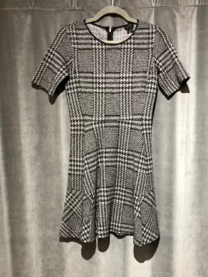 Theory Grey houndstooth patterned mermaid dress