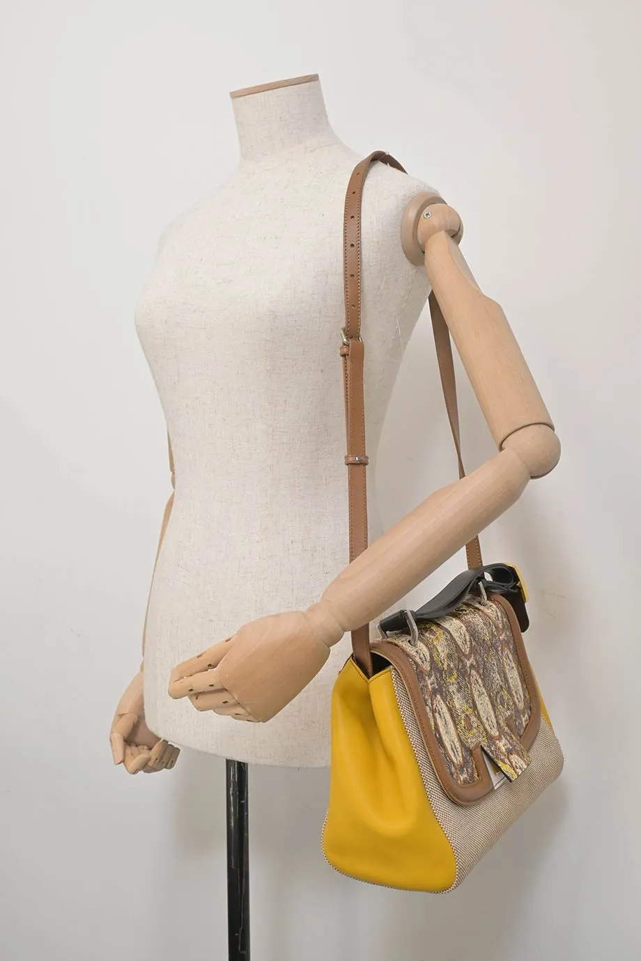 [WB6957] Fendi | Satchel