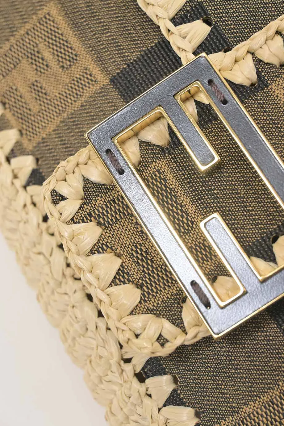 [WB7177] Fendi | Cross-Body Bag